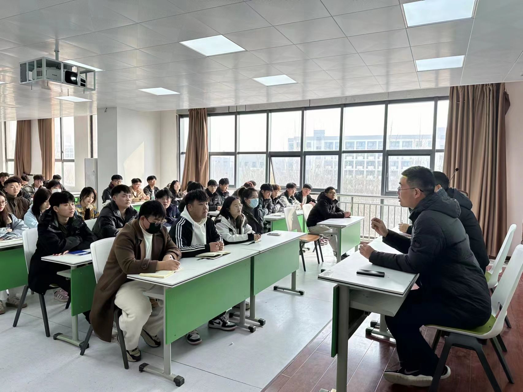 焦作大学机电工程学院图片