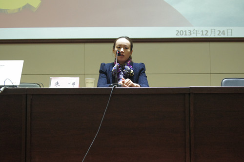 毕业生,现任郑州市导游服务管理中心副主任的朱娜和河南省旅游协会