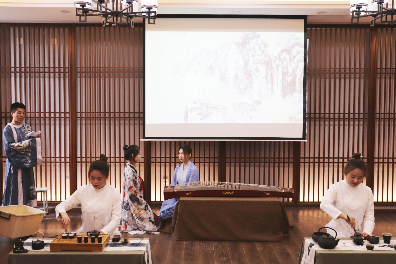 郑州现代服务学院 2019级休闲服务与管理专业毕业设计汇报-郑州旅游职业学院 现代服务学院