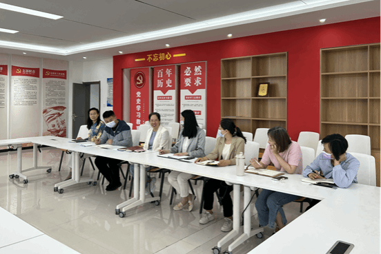 说明: https://www.zztrc.edu.cn/__local/B/F8/88/4CCFB647A56166BE5E4A86F699E_AF97B3FC_10FED5.png
