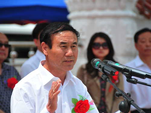 郑州旅院旅游管理系主任罗亚平致辞舞钢市人民政府副市长李丰源致辞